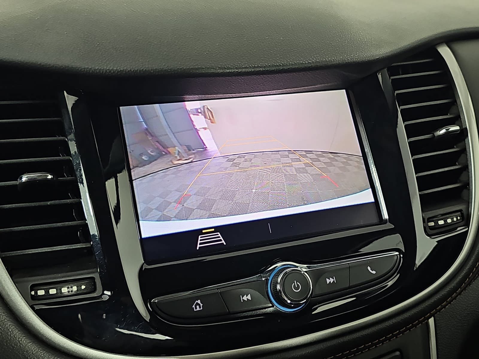 Used 2020 Chevrolet Trax LS FWD image 20