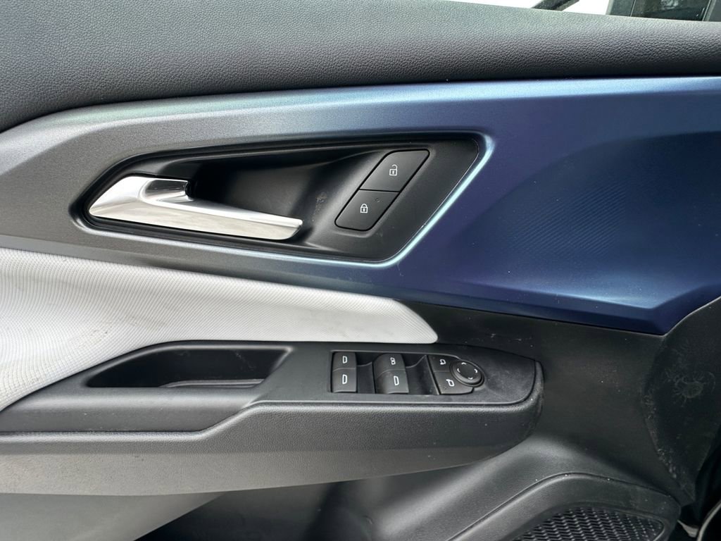 New 2026 Chevrolet Equinox EV LT image 11