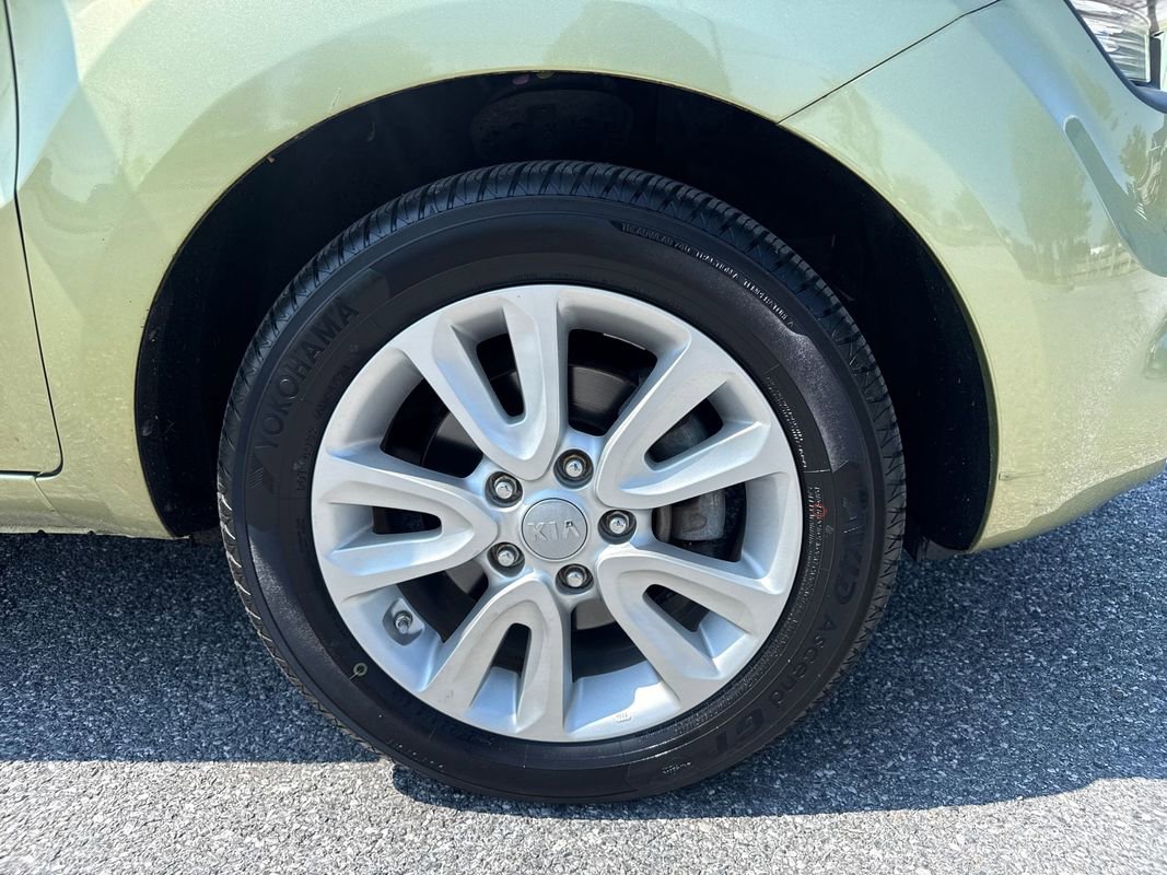 Used 2012 Kia Soul + w/ Audio Pkg image 27