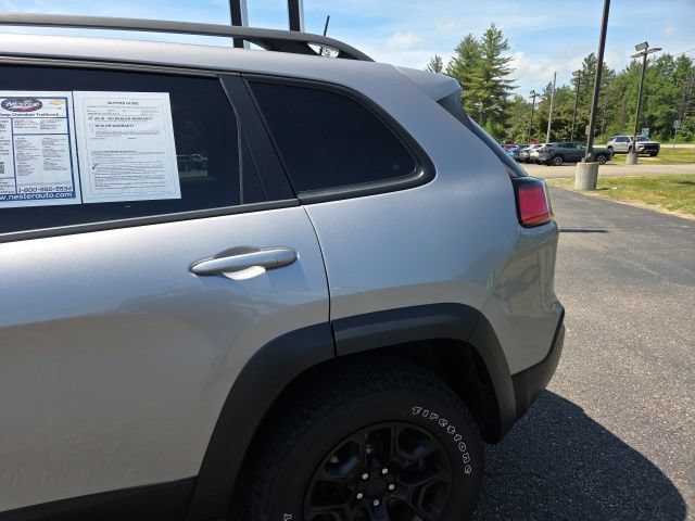 Used 2019 Jeep Cherokee Trailhawk AWD/4WD image 38