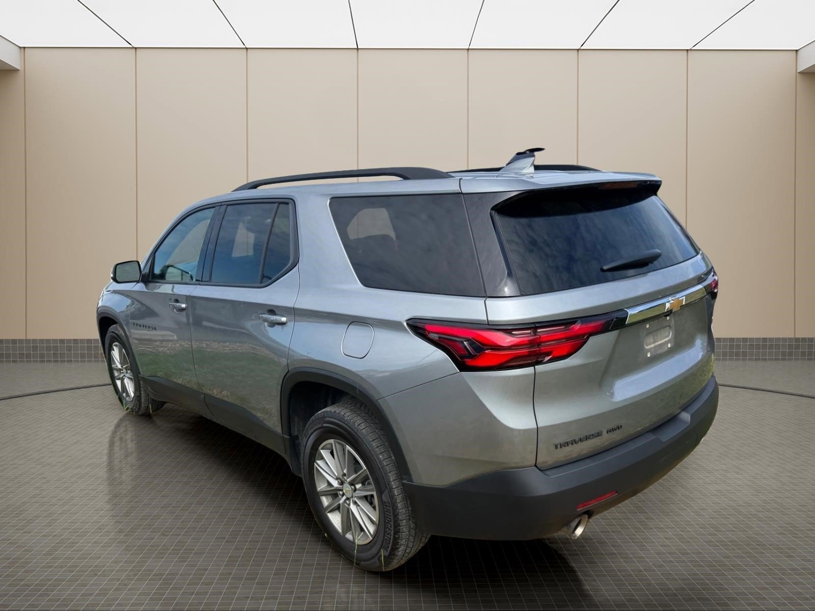 Used 2023 Chevrolet Traverse LT w/ LPO, Floor Liner Package AWD/4WD image 20