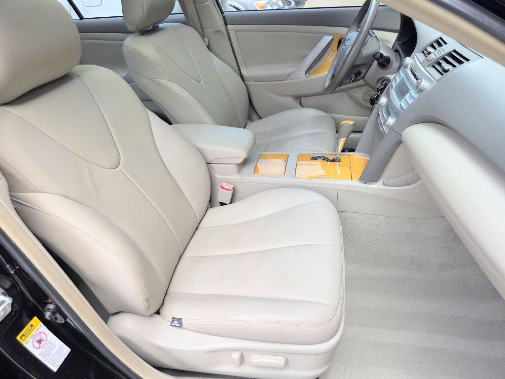 Used 2007 Toyota Camry XLE FWD image 4