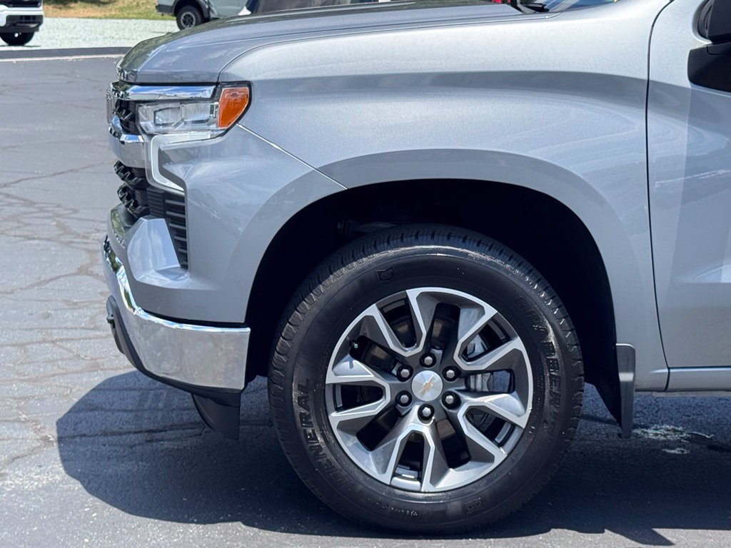 Used 2024 Chevrolet Silverado 1500 LT AWD/4WD image 34