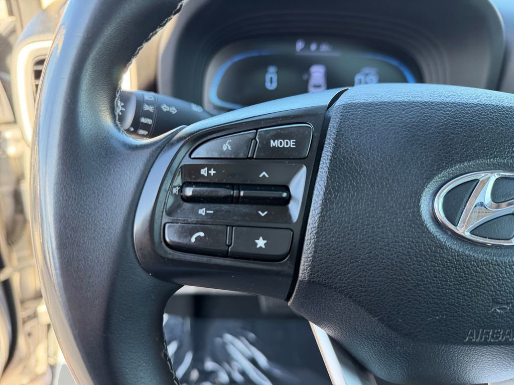 Used 2023 Hyundai Venue SEL image 20