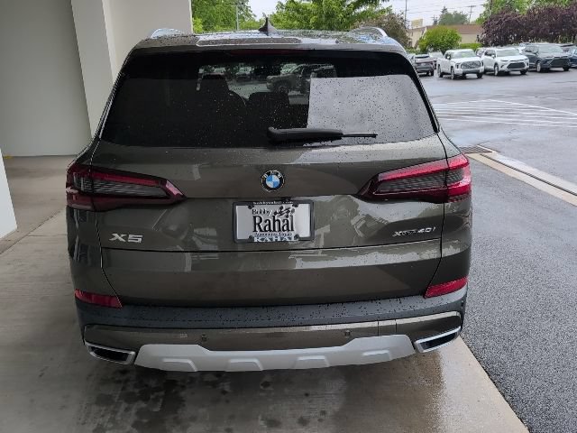 Used 2021 BMW X5 xDrive40i w/ Executive Package 2 AWD/4WD image 4