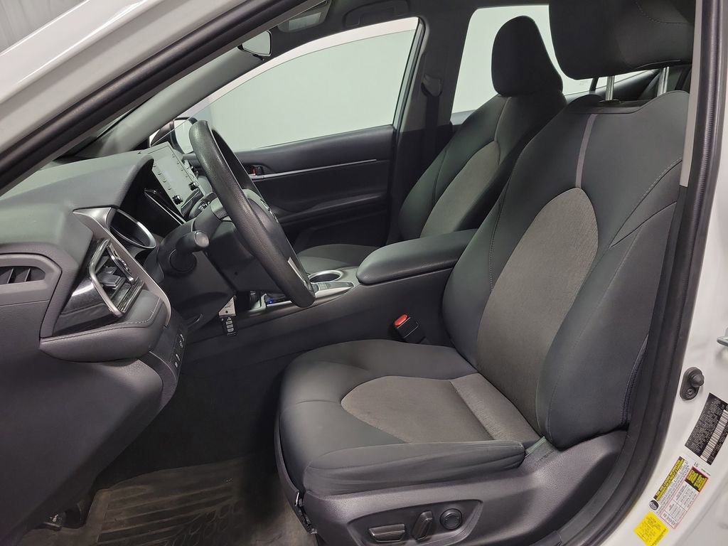 Used 2022 Toyota Camry LE FWD image 13