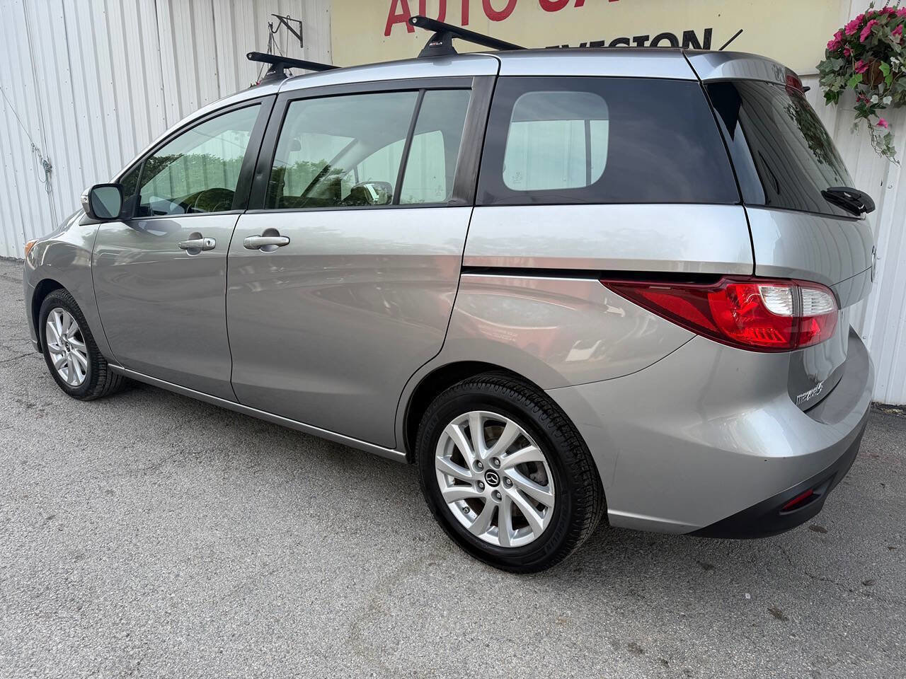 Used 2013 MAZDA MAZDA5 Sport image 6