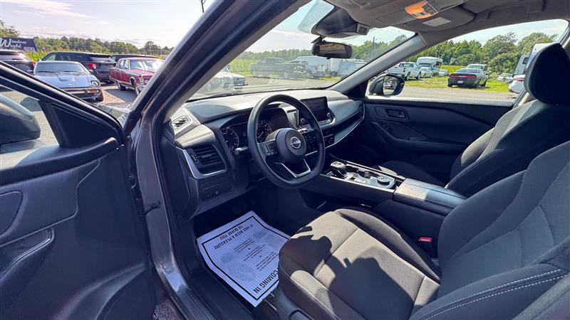 Used 2024 Nissan Rogue S AWD/4WD image 33