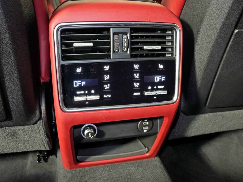 Certified 2023 Porsche Cayenne Turbo w/ Premium Package Plus (PI3) AWD/4WD image 40