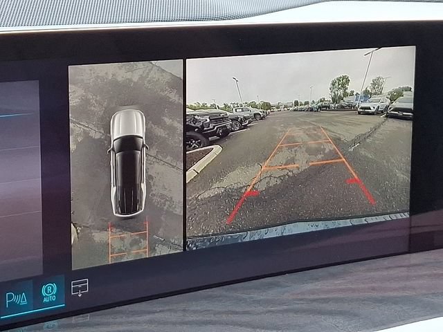 Certified 2026 Cadillac Escalade IQL Sport 2 w/ LPO, Premium Carpet Package AWD/4WD image 18