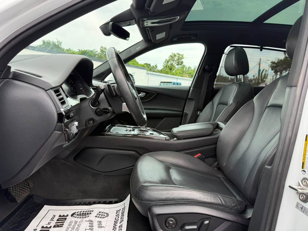 Used 2018 Audi Q7 3.0T Prestige AWD/4WD image 9