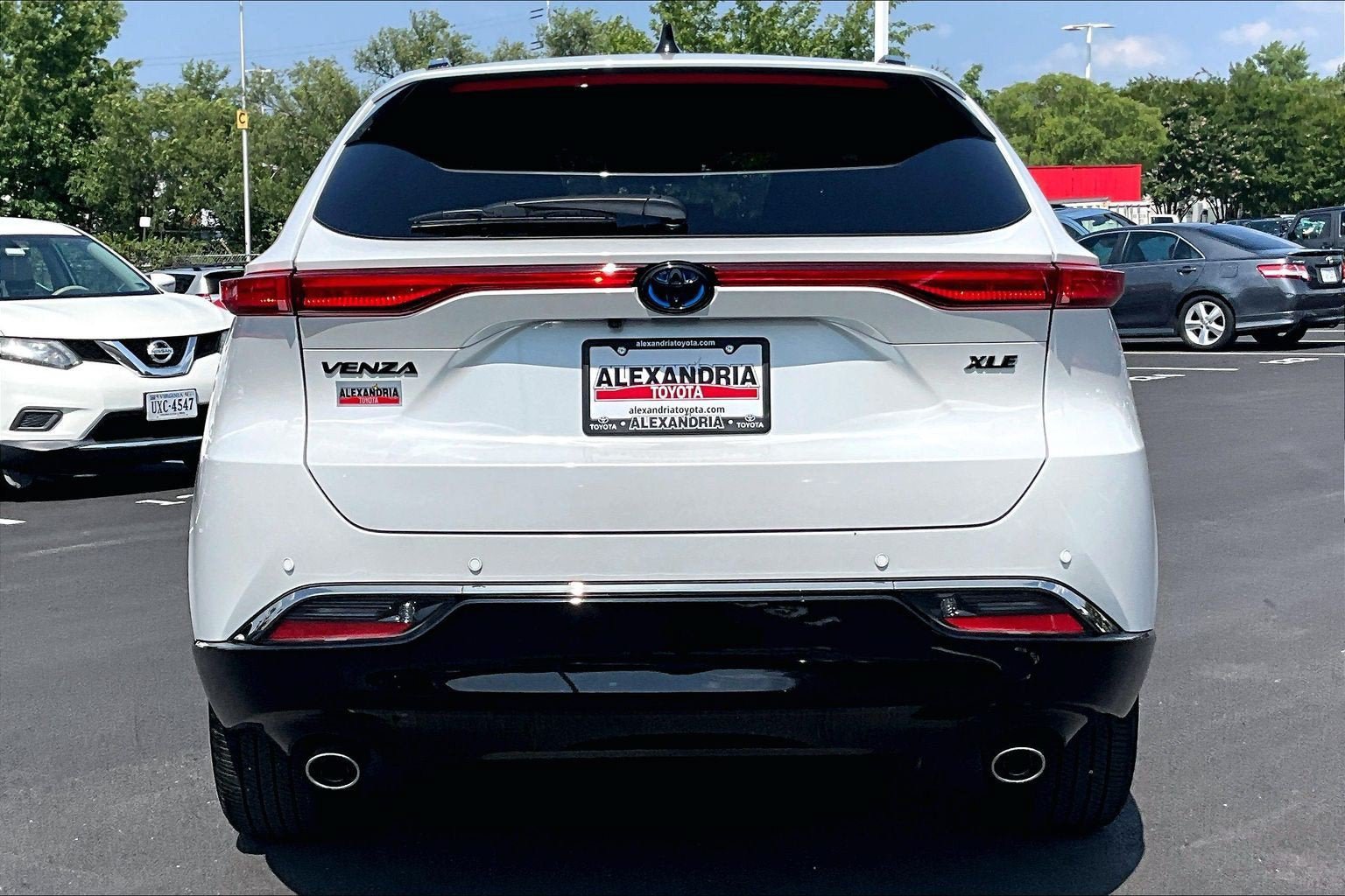 Used 2024 Toyota Venza Nightshade AWD/4WD image 4