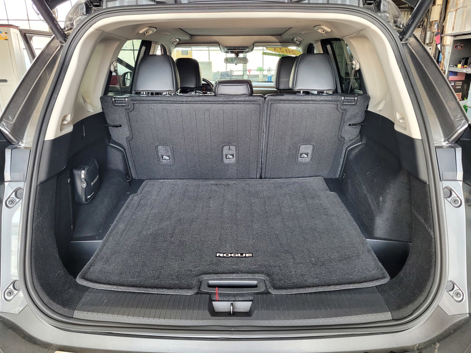 Certified 2023 Nissan Rogue SV w/ SV Premium Package image 19