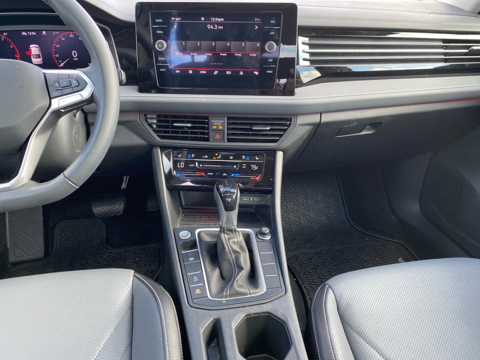 Used 2025 Volkswagen Jetta SEL FWD image 11