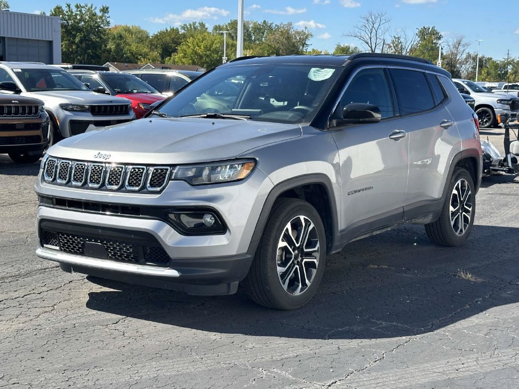Used 2024 Jeep Compass Limited AWD/4WD image 7