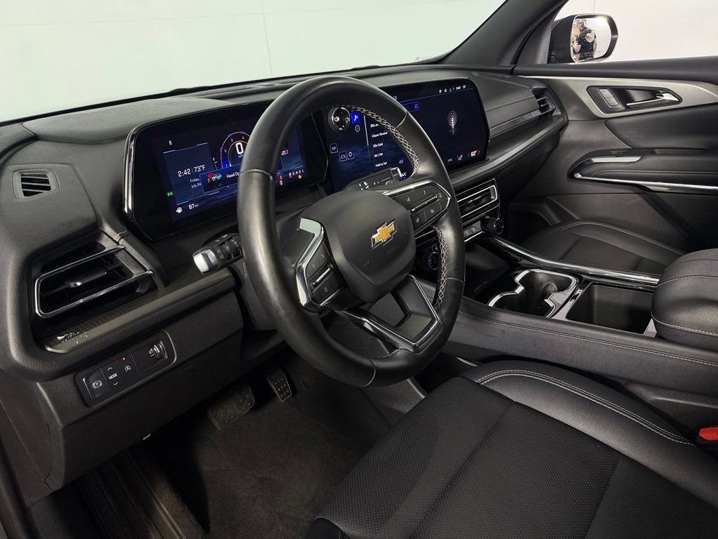 Used 2025 Chevrolet Traverse LT FWD image 22