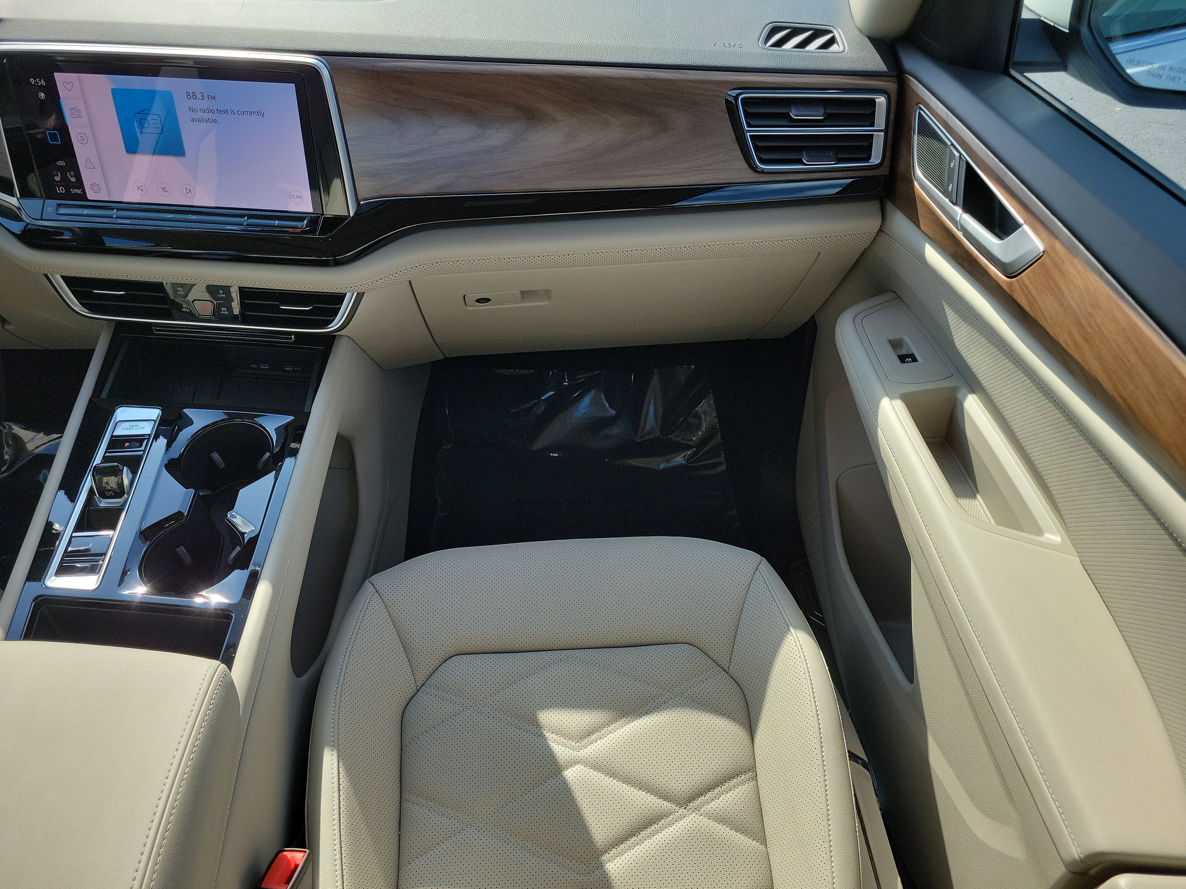 Used 2025 Volkswagen Atlas SE FWD image 15