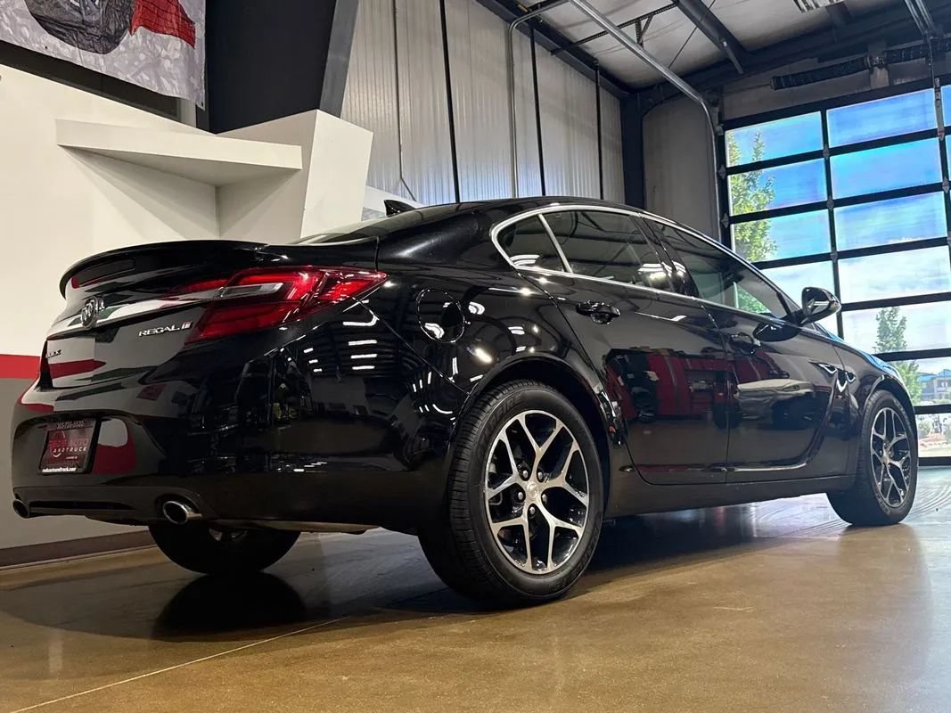 Used 2017 Buick Regal Sport Touring FWD image 61