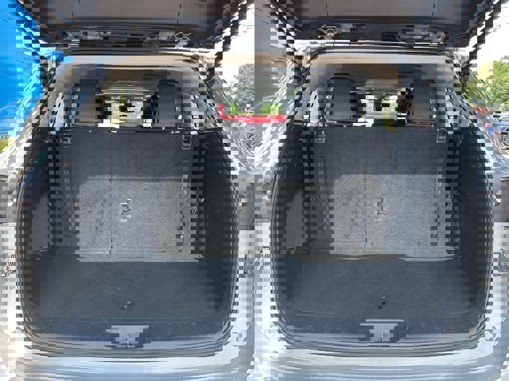 Used 2024 Toyota Highlander XLE image 9