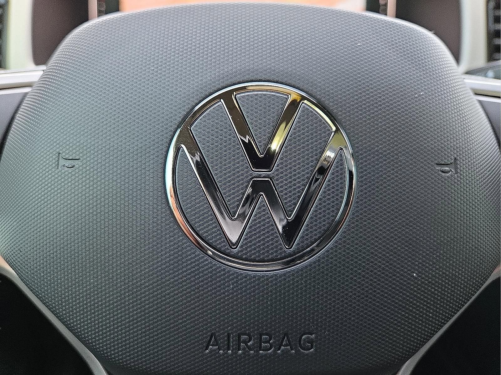 Used 2023 Volkswagen Atlas Cross Sport SEL R-Line image 21