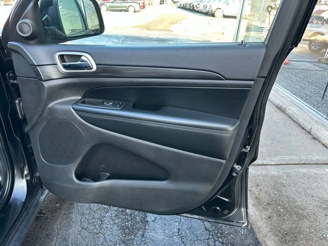 Used 2021 Jeep Grand Cherokee Laredo X AWD/4WD image 14