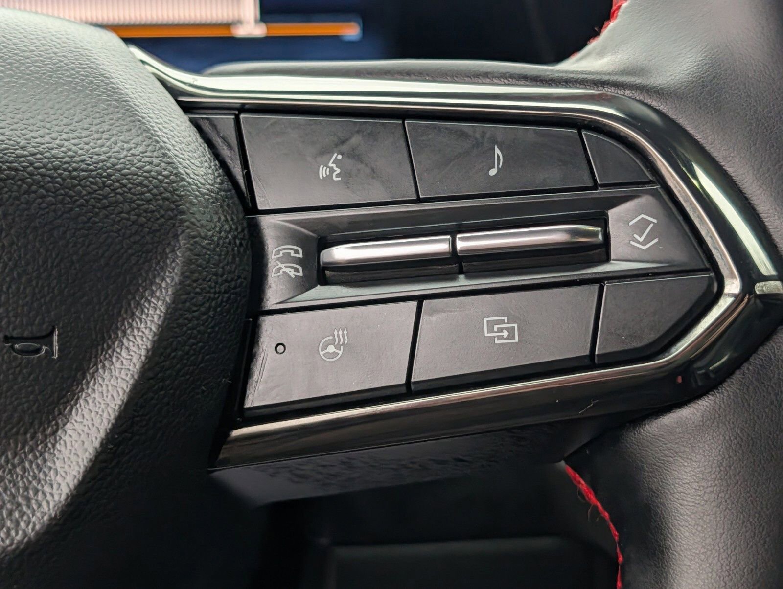 Used 2024 Chevrolet Equinox EV RS image 33