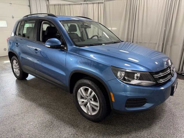 Used 2017 Volkswagen Tiguan S AWD/4WD image 3