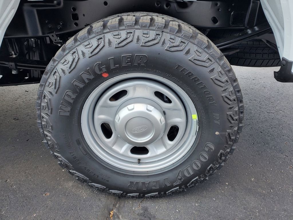 New 2026 Ford F250 XL w/ XL Off-Road Package image 27