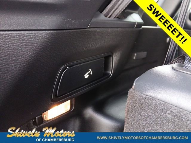 Used 2023 Mitsubishi Outlander SE Black Edition image 11