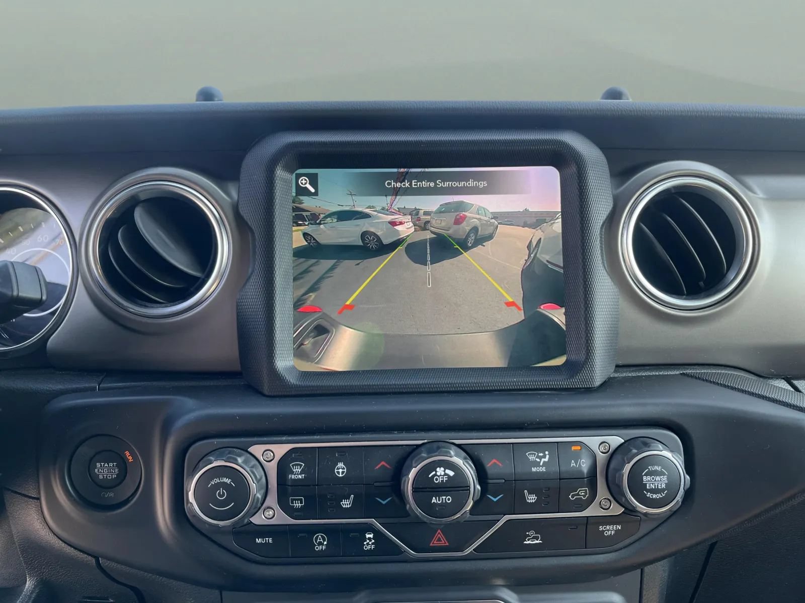 Used 2020 Jeep Gladiator Rubicon AWD/4WD image 9