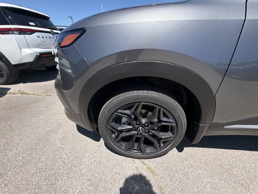 New 2026 Nissan Kicks SR AWD/4WD image 10