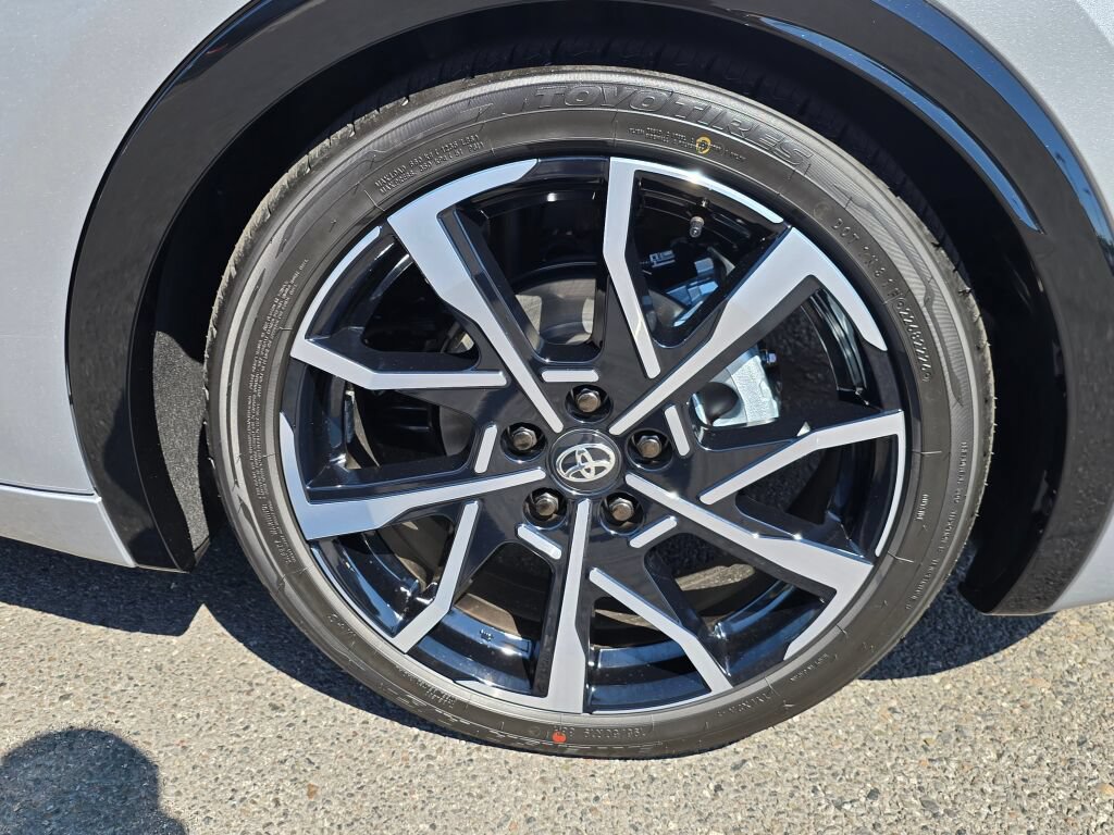 New 2027 Toyota Prius Plug-In Hybrid FWD image 9