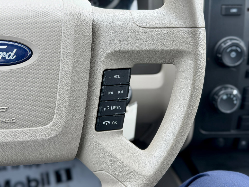 Used 2010 Ford Escape XLS image 9