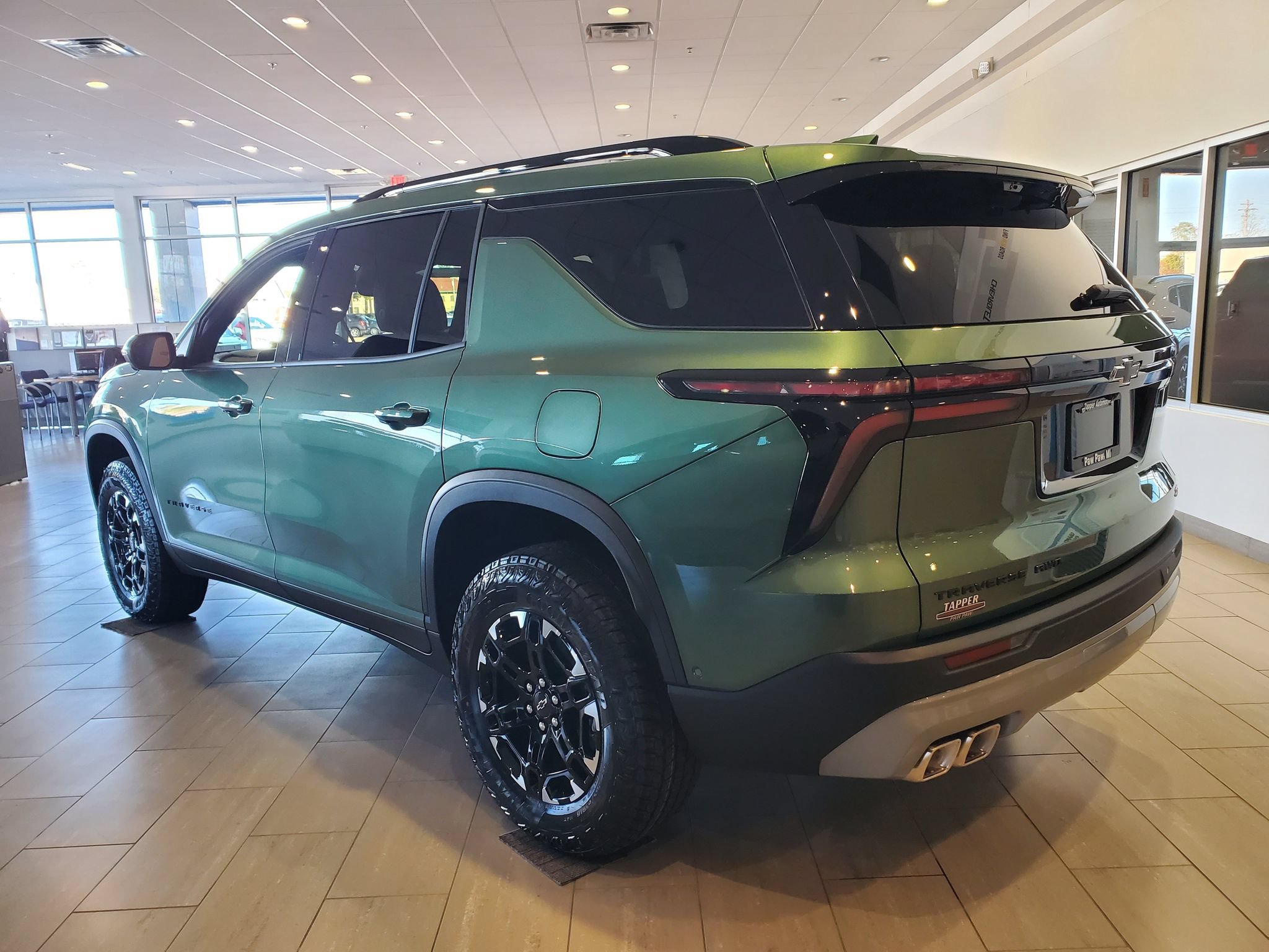 New 2027 Chevrolet Traverse Z71 w/ Enhanced Driving Package AWD/4WD image 5