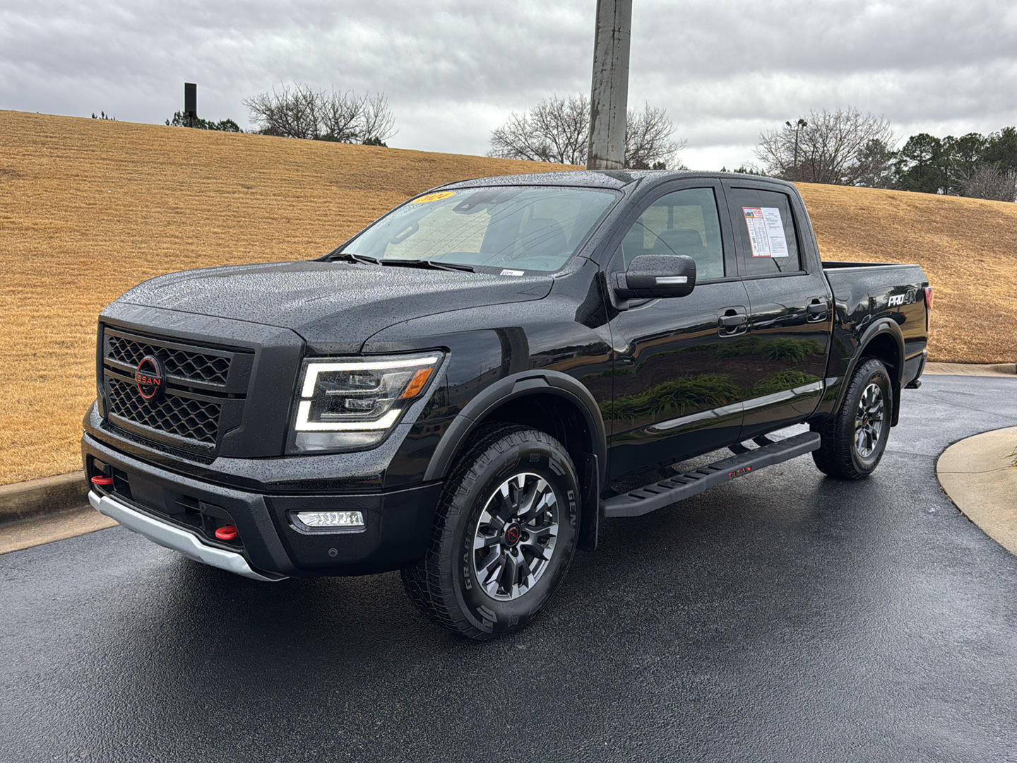 Used 2024 Nissan Titan PRO-4X w/ Pro-4x Convenience Package image 1