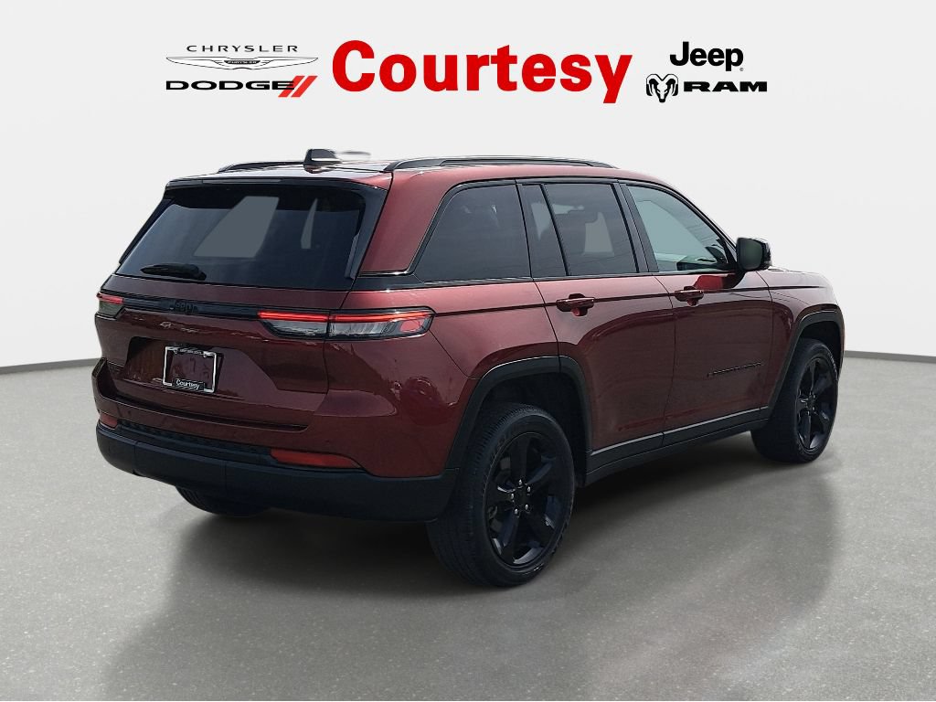 Certified 2023 Jeep Grand Cherokee Altitude AWD/4WD image 4