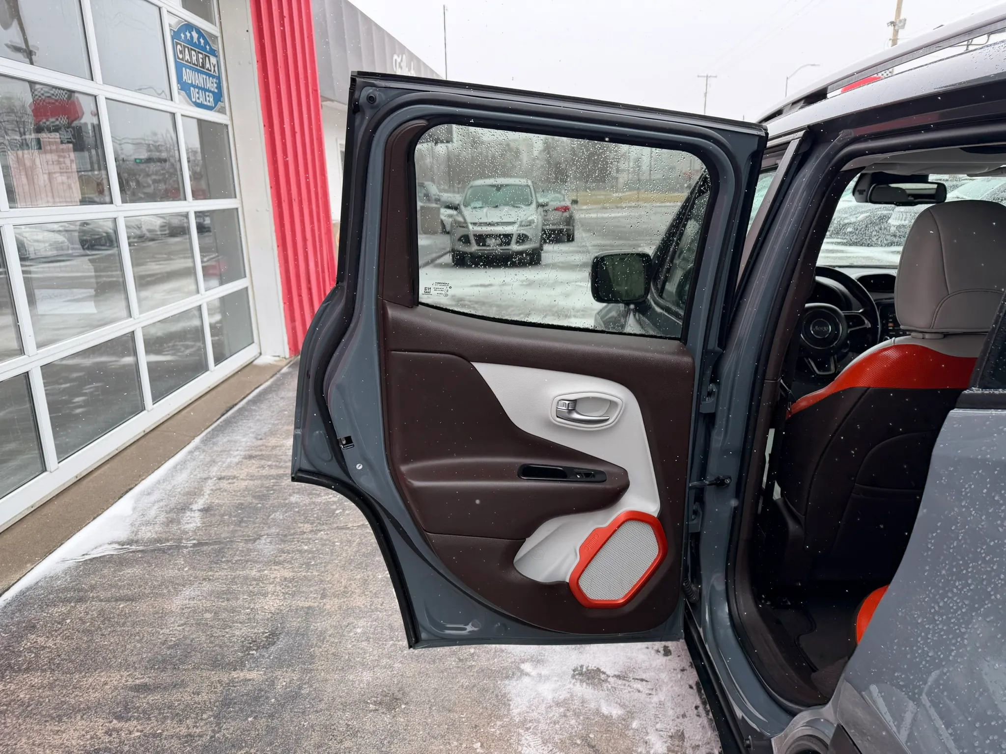 Used 2017 Jeep Renegade Limited AWD/4WD image 11