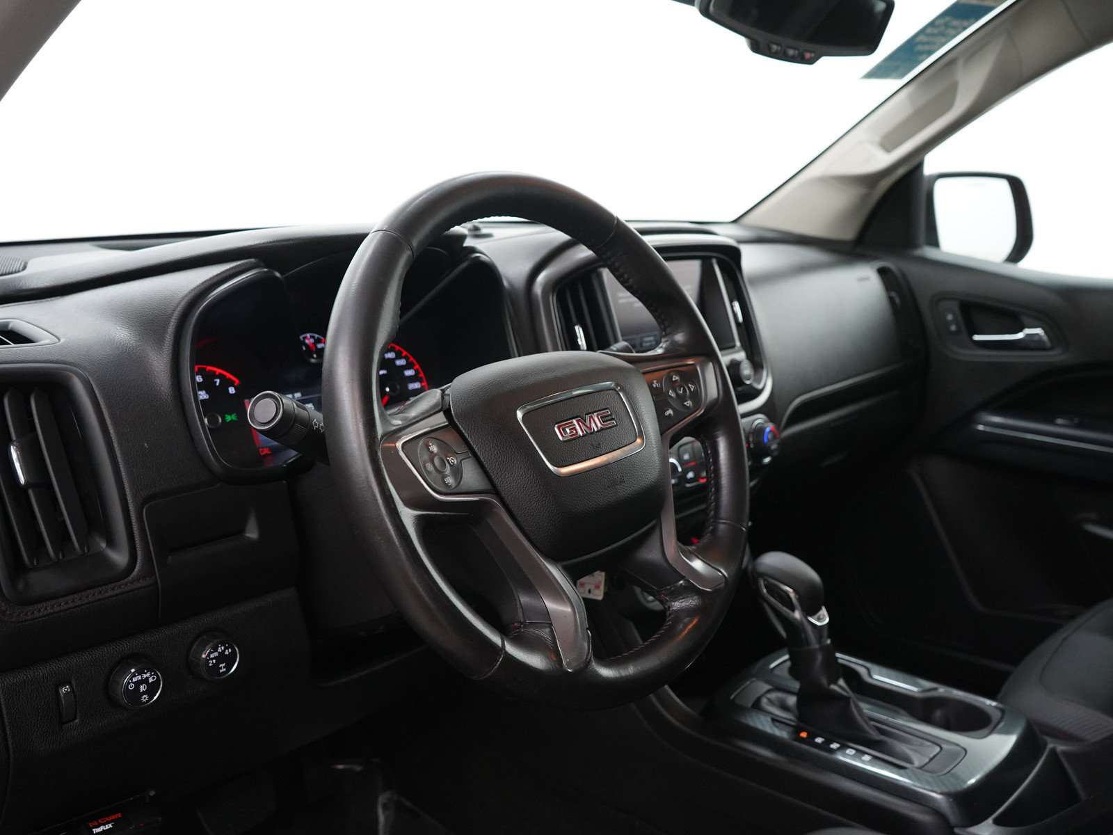 Used 2015 GMC Canyon SLE AWD/4WD image 20