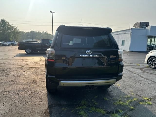 Used 2023 Toyota 4Runner TRD Off-Road Premium w/ Moonroof Package AWD/4WD image 6