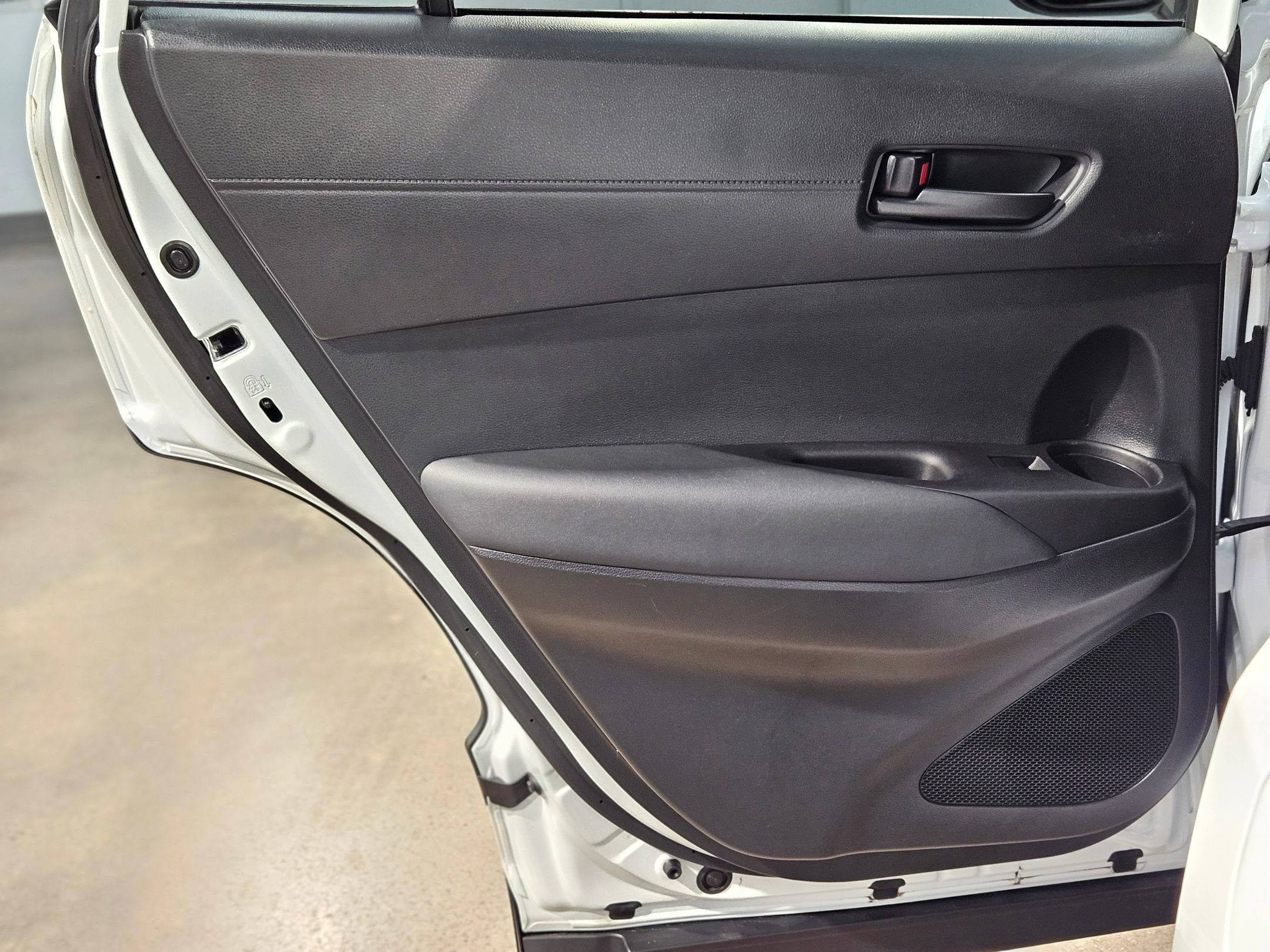 Used 2022 Toyota Corolla Cross LE image 34