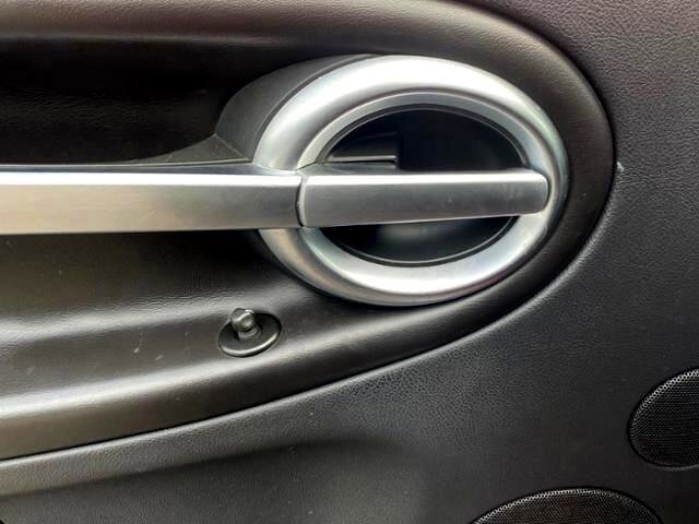 Used 2005 Chevrolet SSR w/ Preferred Equipment Group image 7