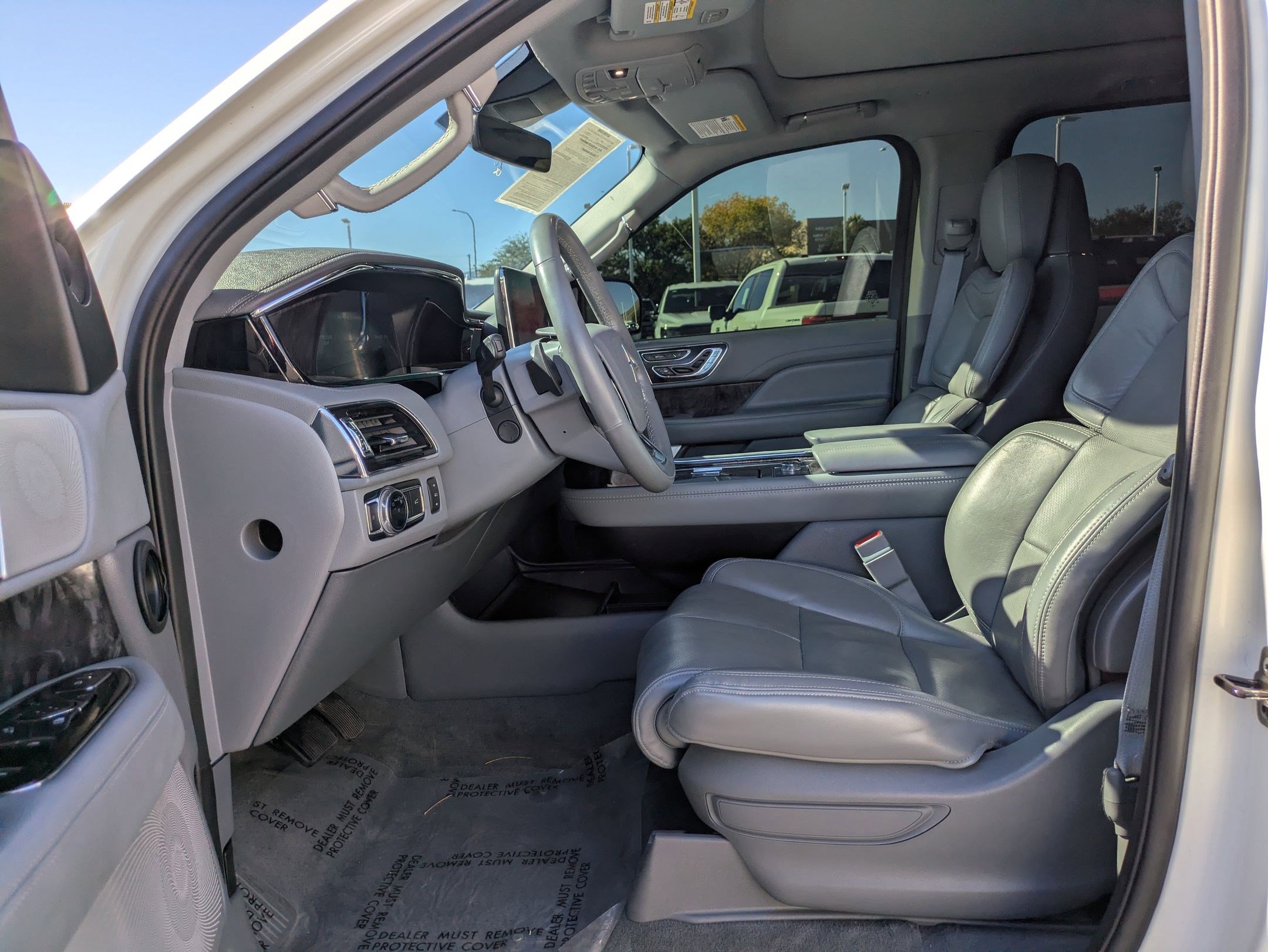 Used 2021 Lincoln Navigator Reserve image 15