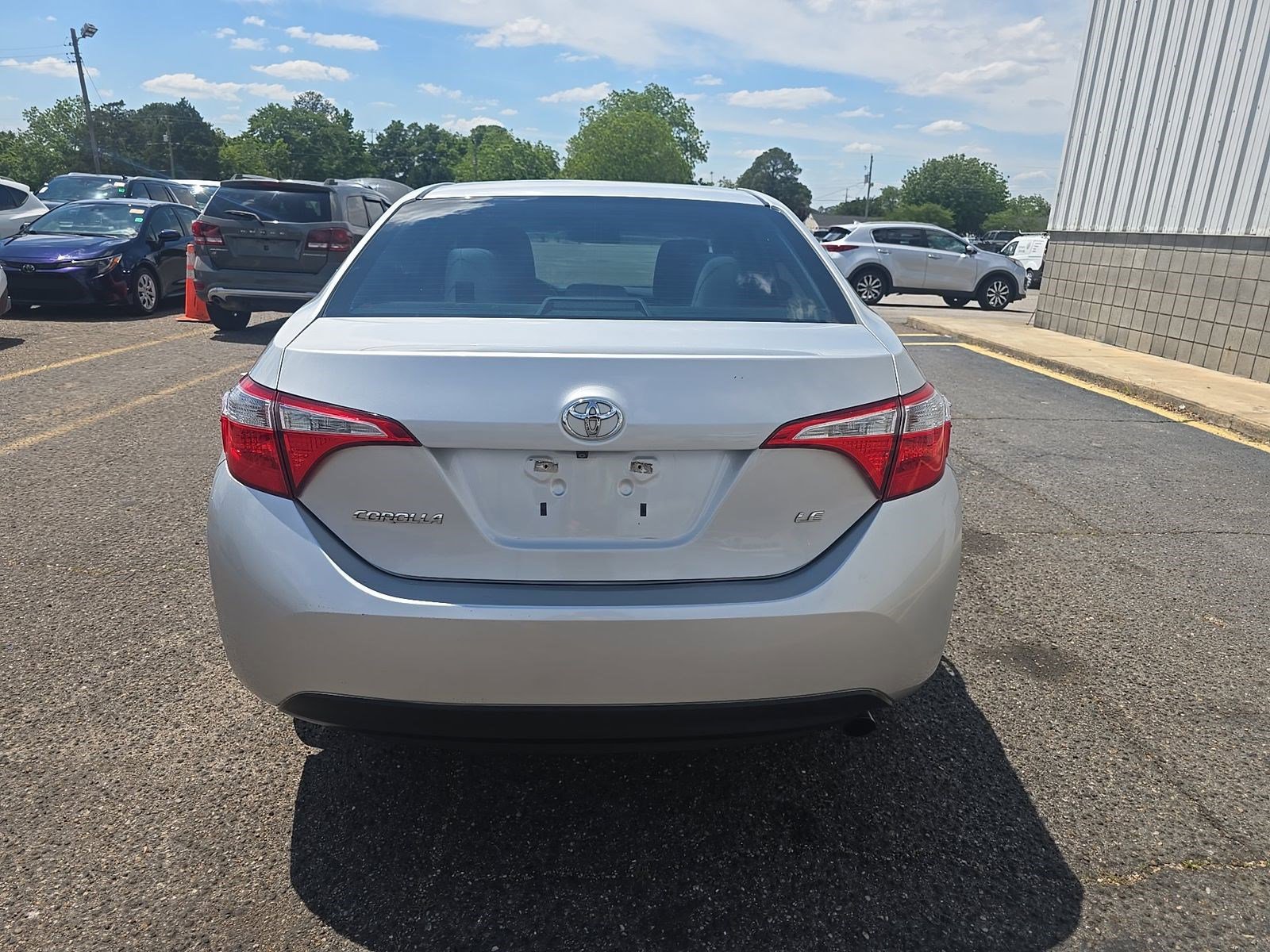 Used 2016 Toyota Corolla LE FWD image 5
