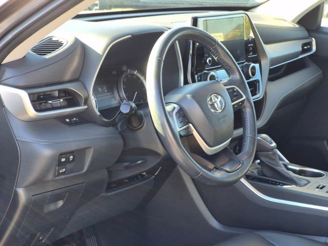 Used 2023 Toyota Highlander XLE image 10