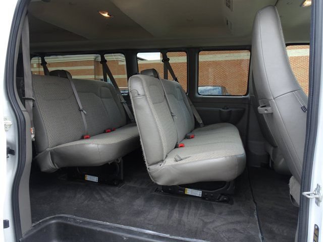 Used 2025 Chevrolet Express 3500 LT w/ LT Preferred Equipment Group RWD image 17
