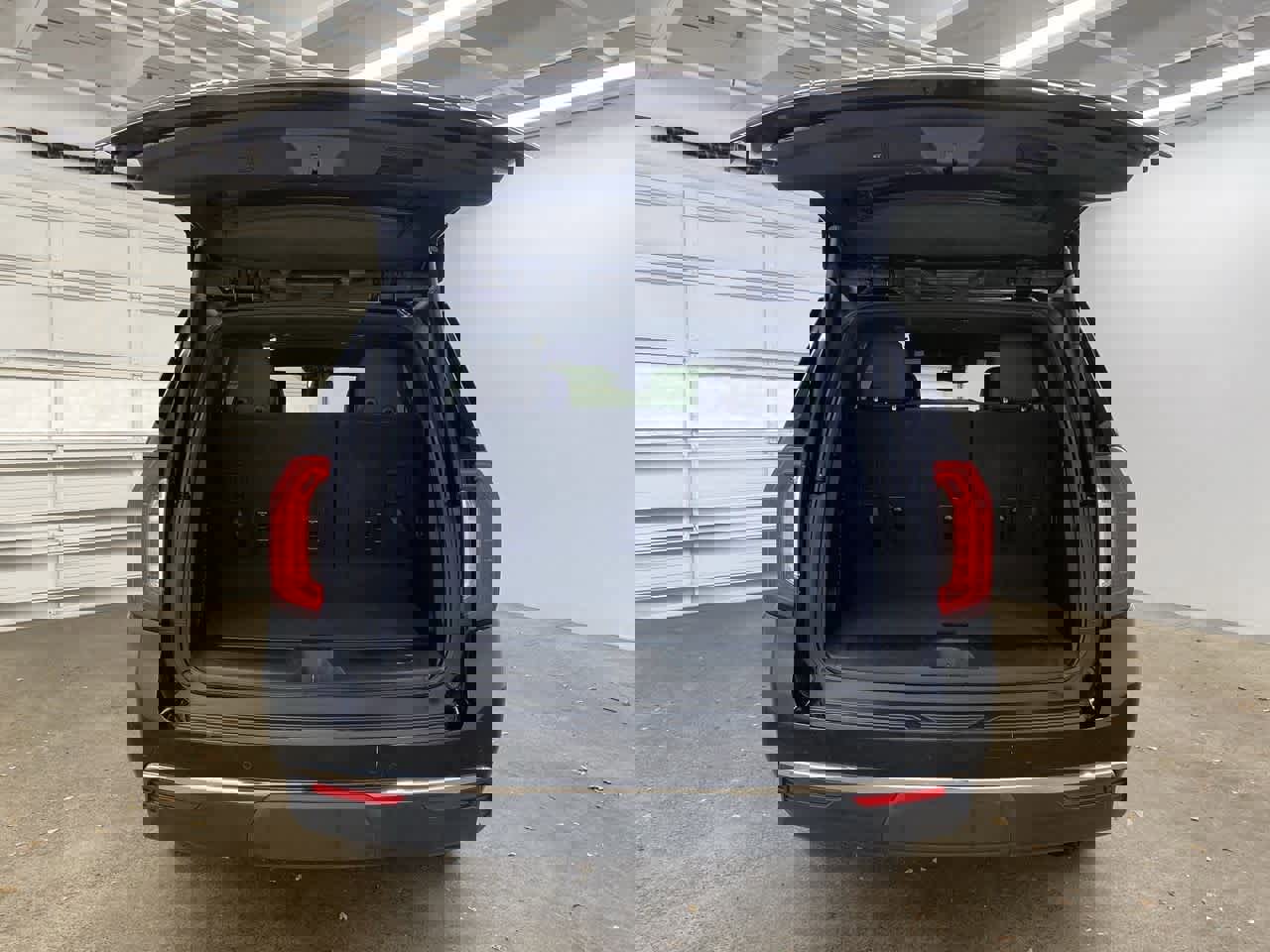 Used 2023 GMC Yukon SLT image 29