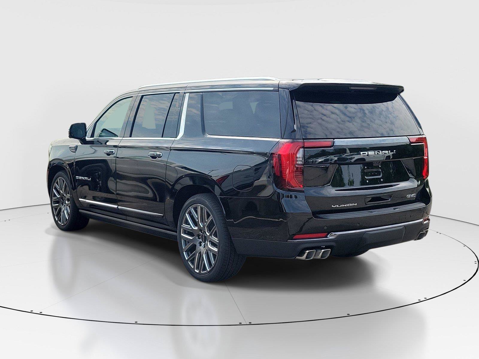 New 2026 GMC Yukon XL Denali Ultimate AWD/4WD image 3