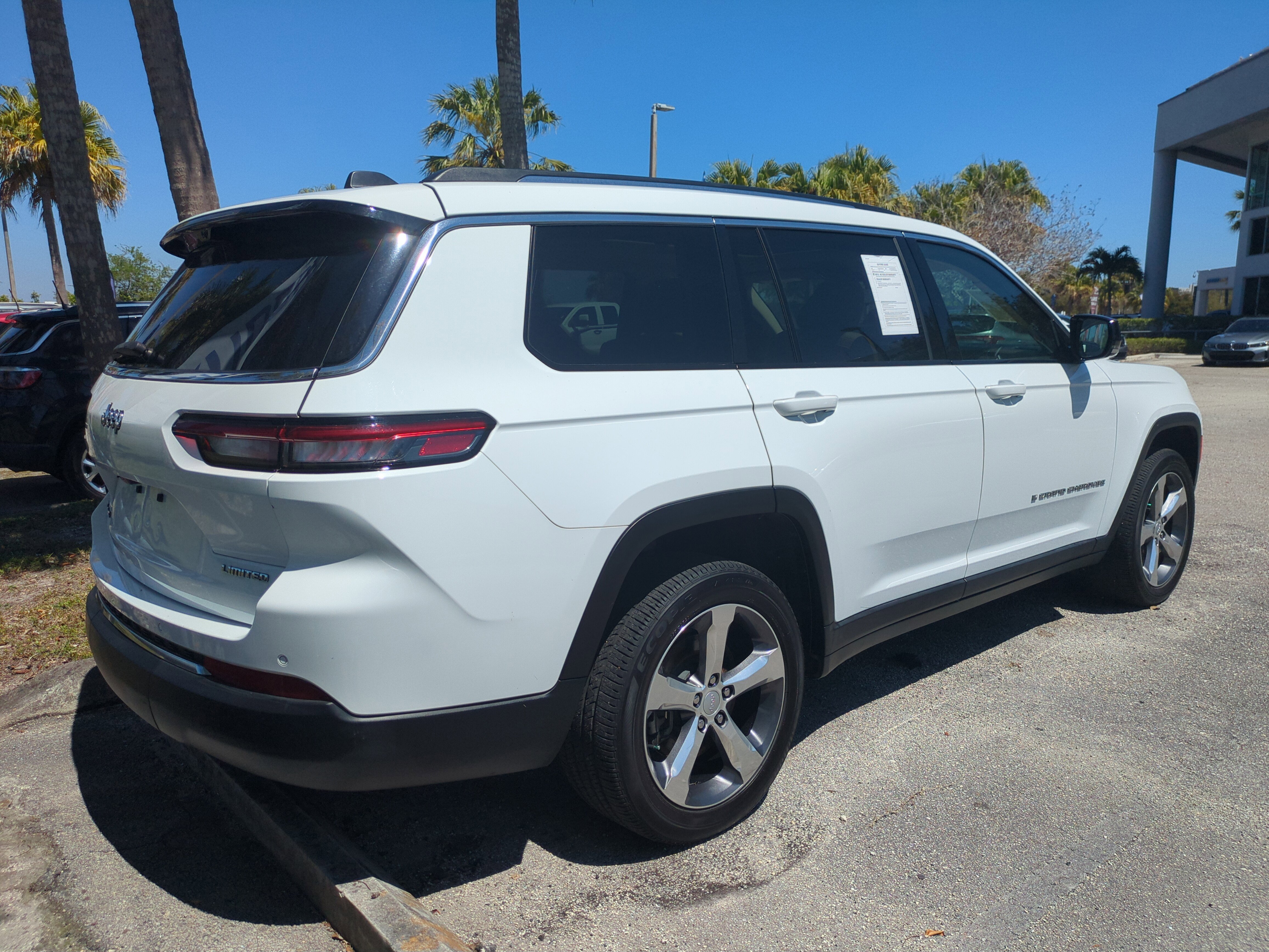 Certified 2021 Jeep Grand Cherokee L Limited w/ Luxury Tech Group II image 5