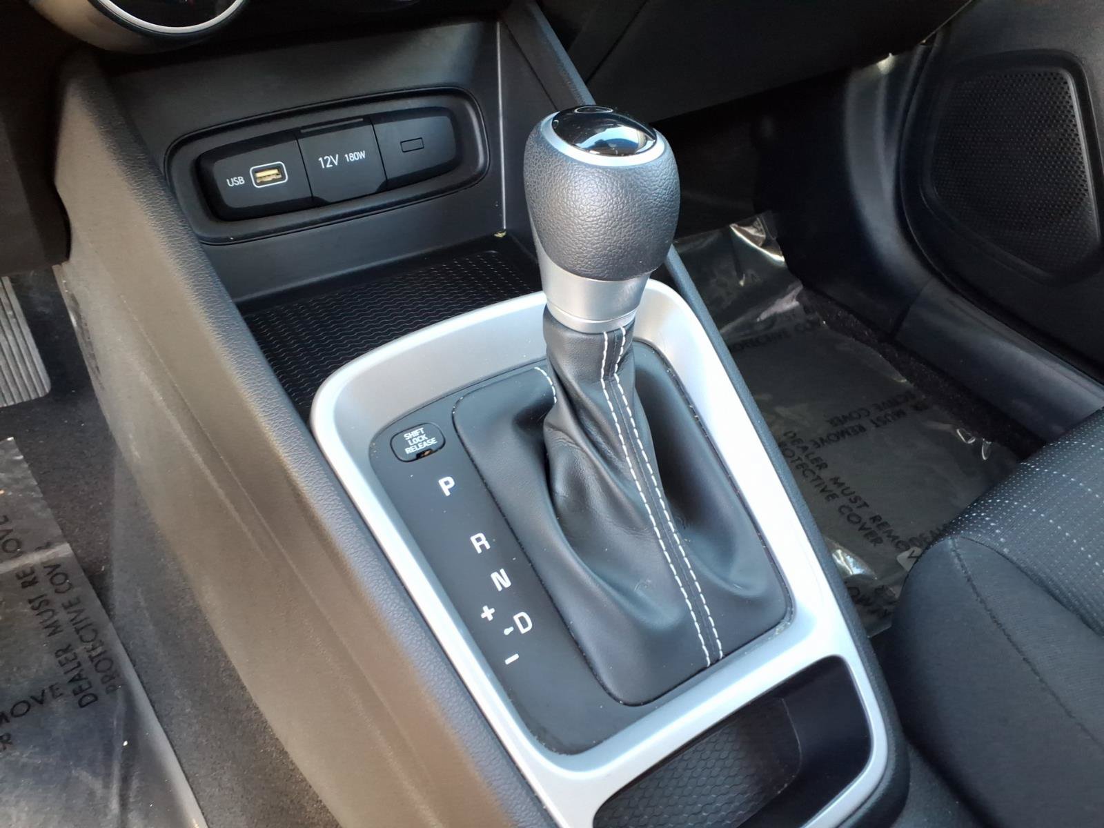 Used 2022 Hyundai Venue SE FWD image 31