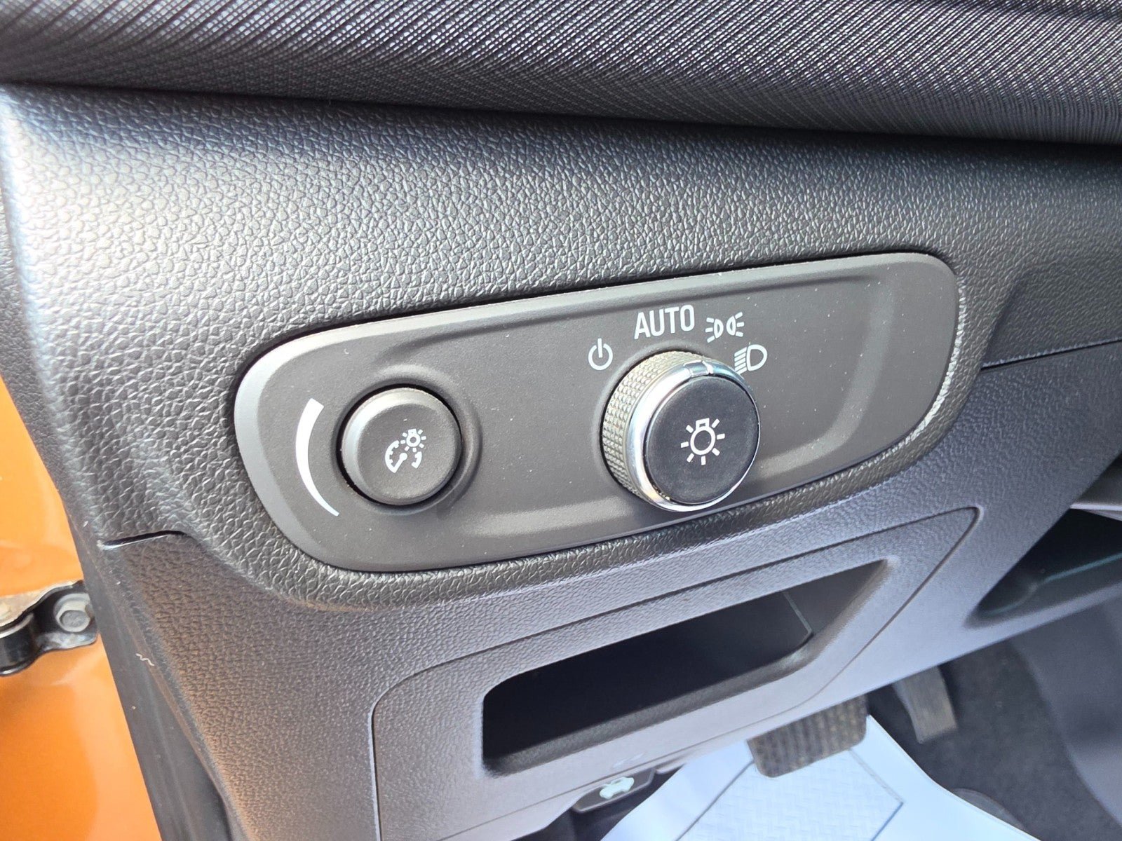 Used 2024 Chevrolet TrailBlazer RS w/ Convenience Package AWD/4WD image 36
